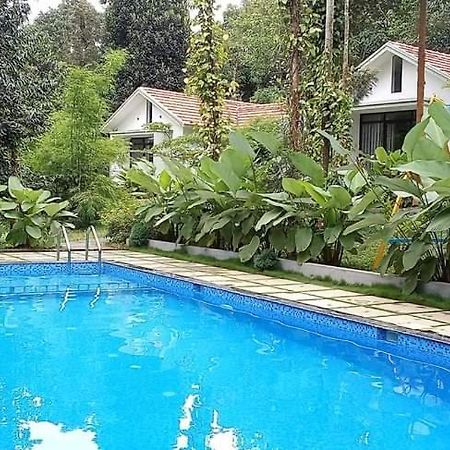 Le Vista Resort Султан Батери Екстериор снимка