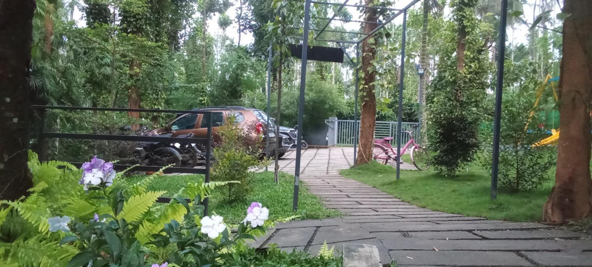 Le Vista Resort Султан Батери Екстериор снимка