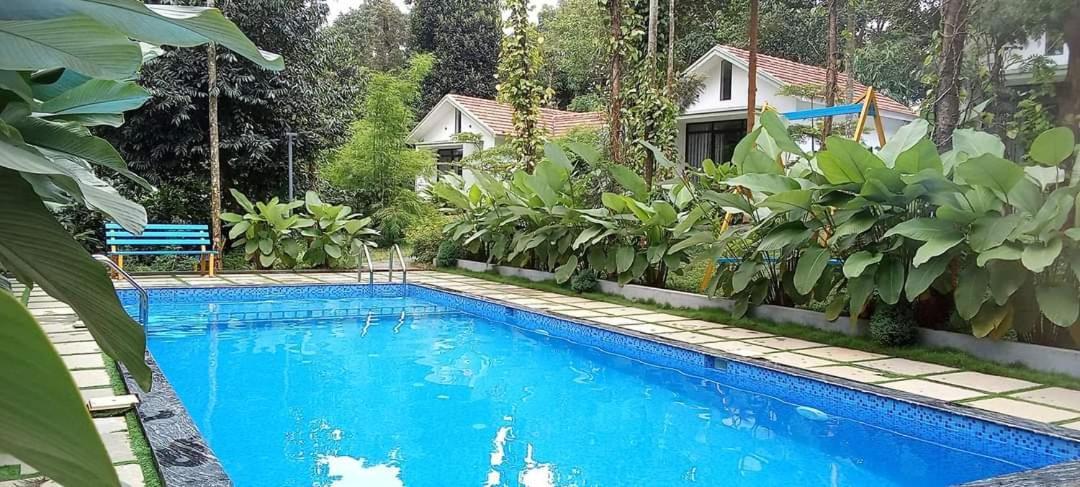 Le Vista Resort Султан Батери Екстериор снимка