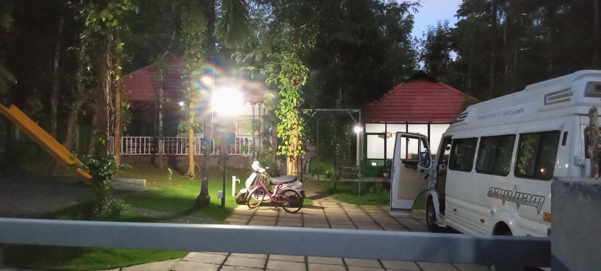 Le Vista Resort Султан Батери Екстериор снимка