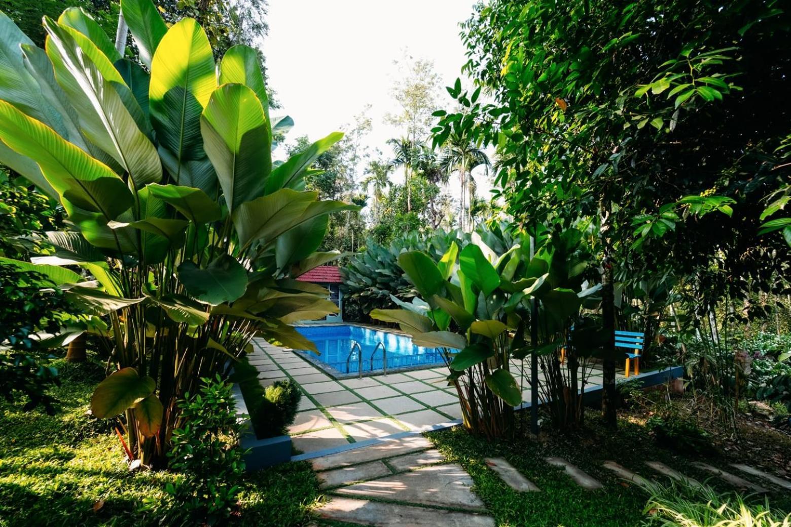 Le Vista Resort Султан Батери Екстериор снимка